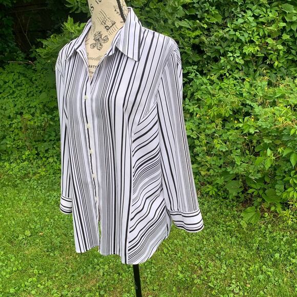 Worthington black and white striped lightweight 3/4 sleeve button up shirt - Picture 10 of 10